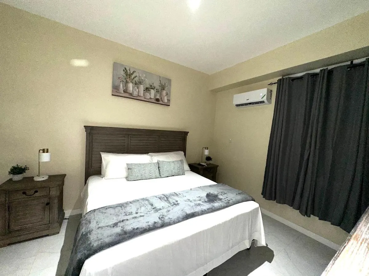 One Bedroom City Apartment With Pool Kingston
