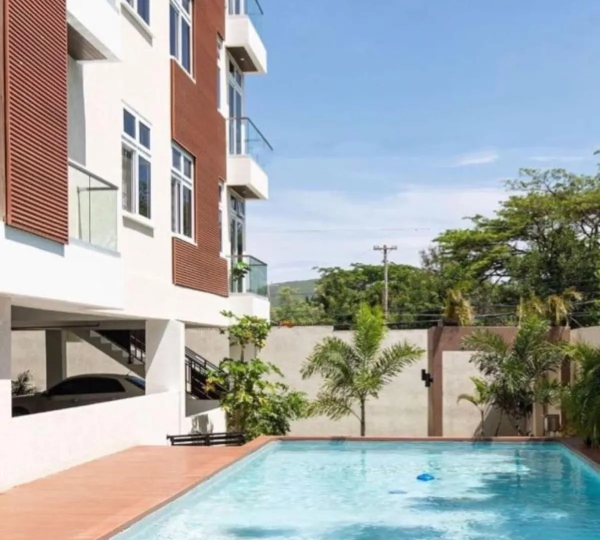 One Bedroom City Apartment With Pool Kingston